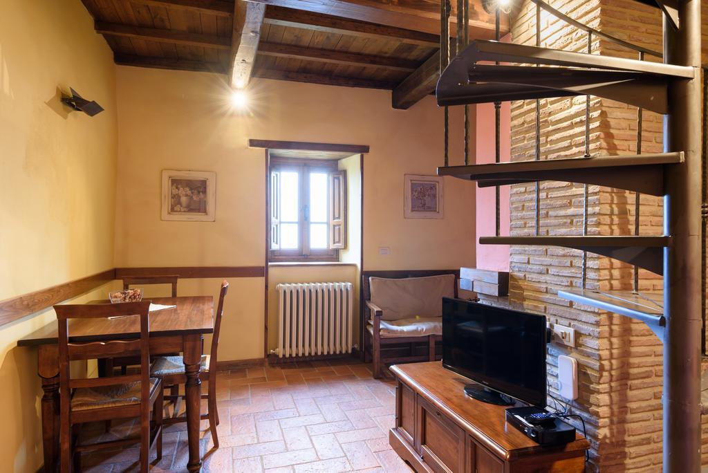 Il Borgo Dei Corsi - Charming Holiday Apartments 오르티냐노 라기올로 외부 사진