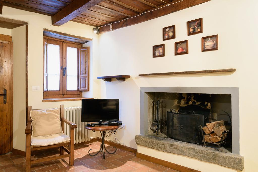 Il Borgo Dei Corsi - Charming Holiday Apartments 오르티냐노 라기올로 외부 사진